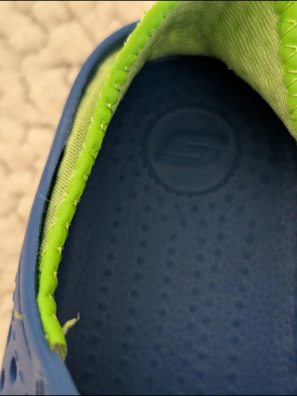 Great Condition: Skechers Foamies Guzman Steps Kids 3